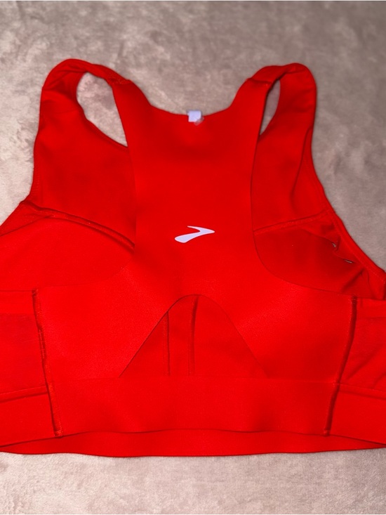 Brooks Other - Brooks sport bra size 34DD